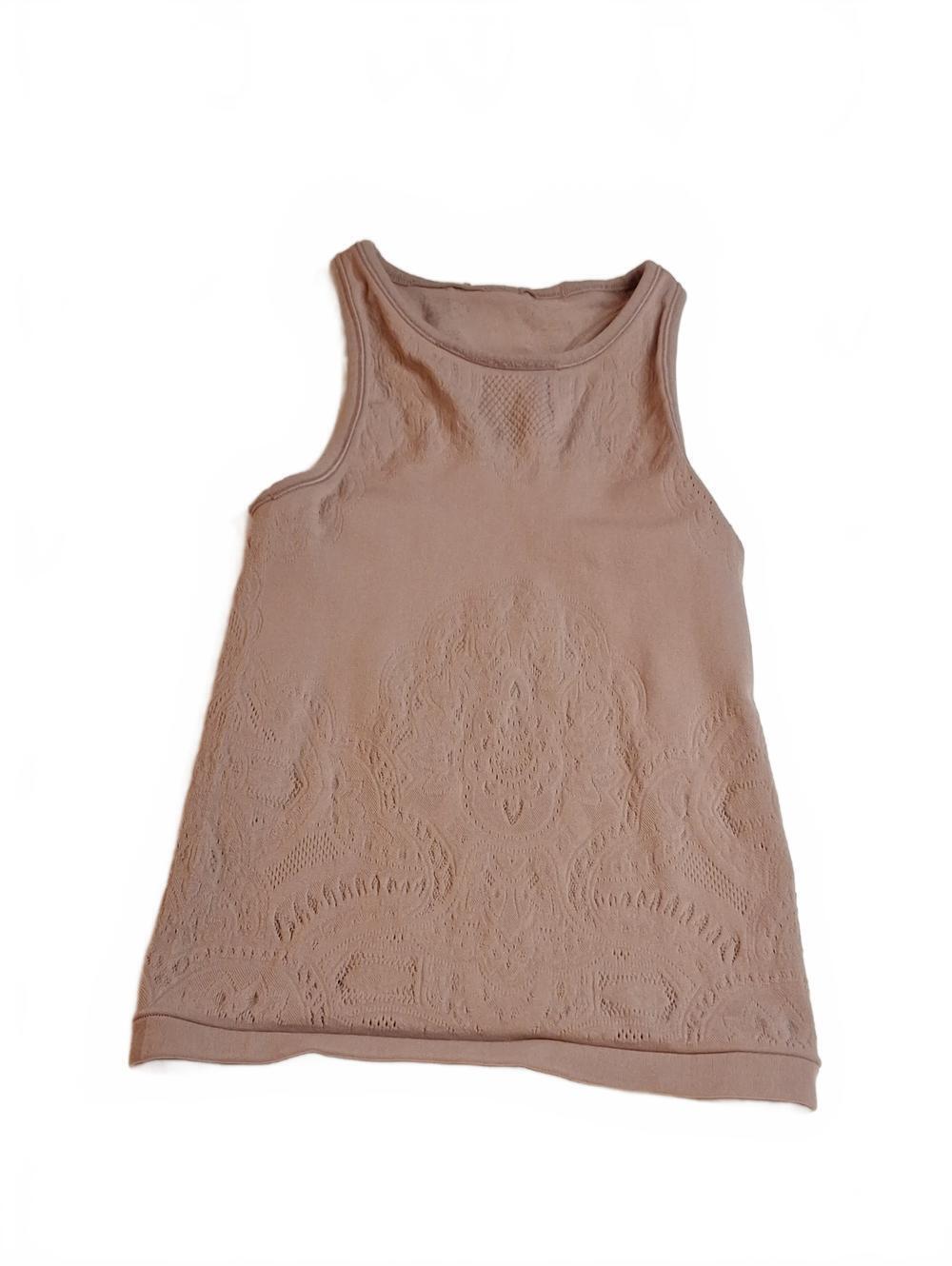 #258 Lululemon Reveal tank Approximate size 2